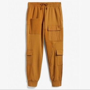 Brand new with tags Ivy Park x Adidas Mesa unisex cargo pants size XS